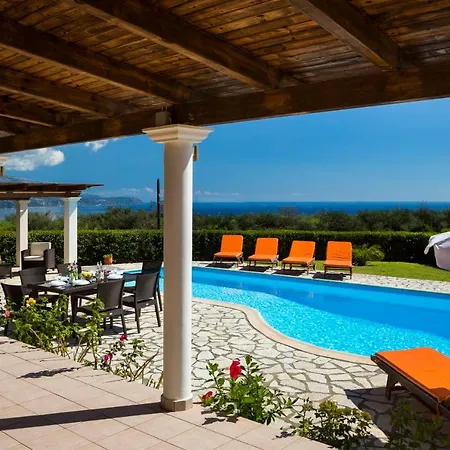 Kleismata Sleeps 6 Pool Wifi Klísmata