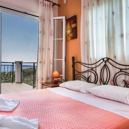 Willa Kleismata Sleeps 6 Pool Wifi